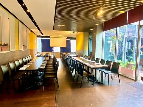 充実の設備と開放感
笑顔が広がる貸切宴会
